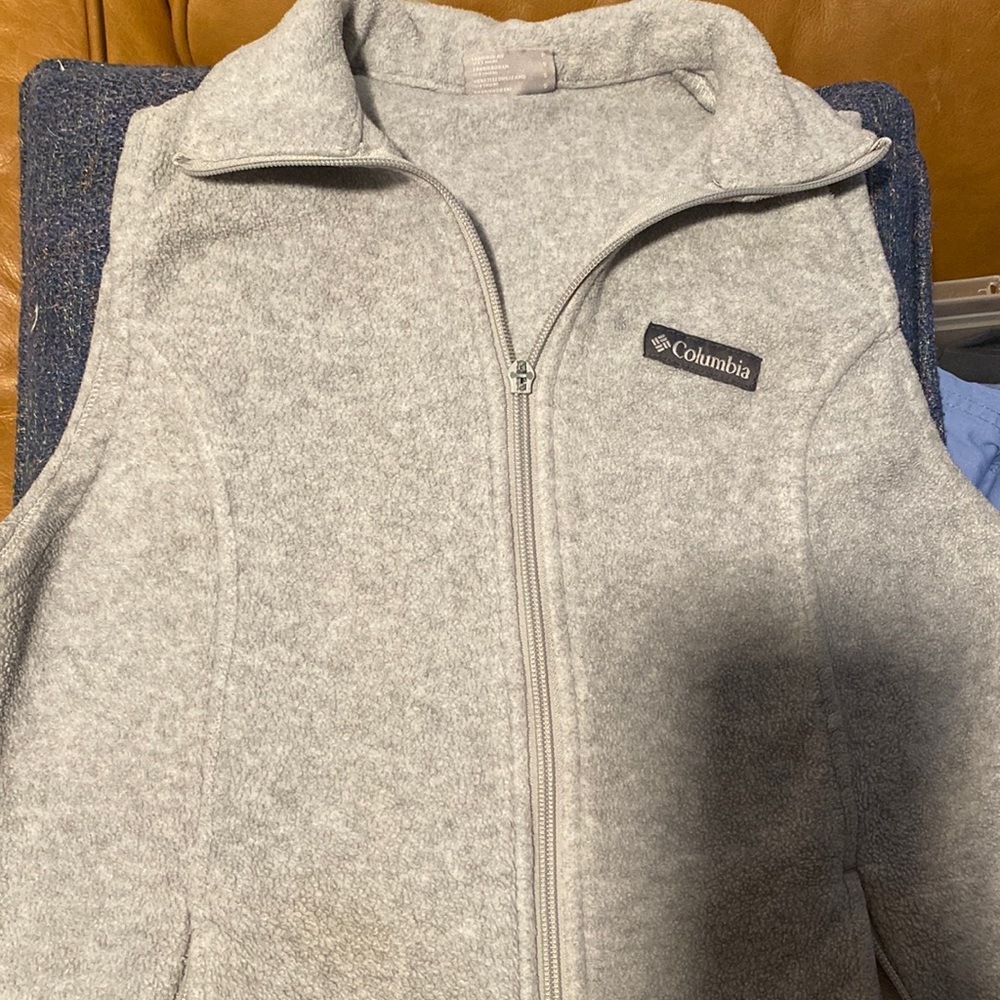 Columbia grey vest